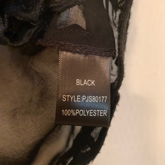 Black crop top - Picture 4 of 4